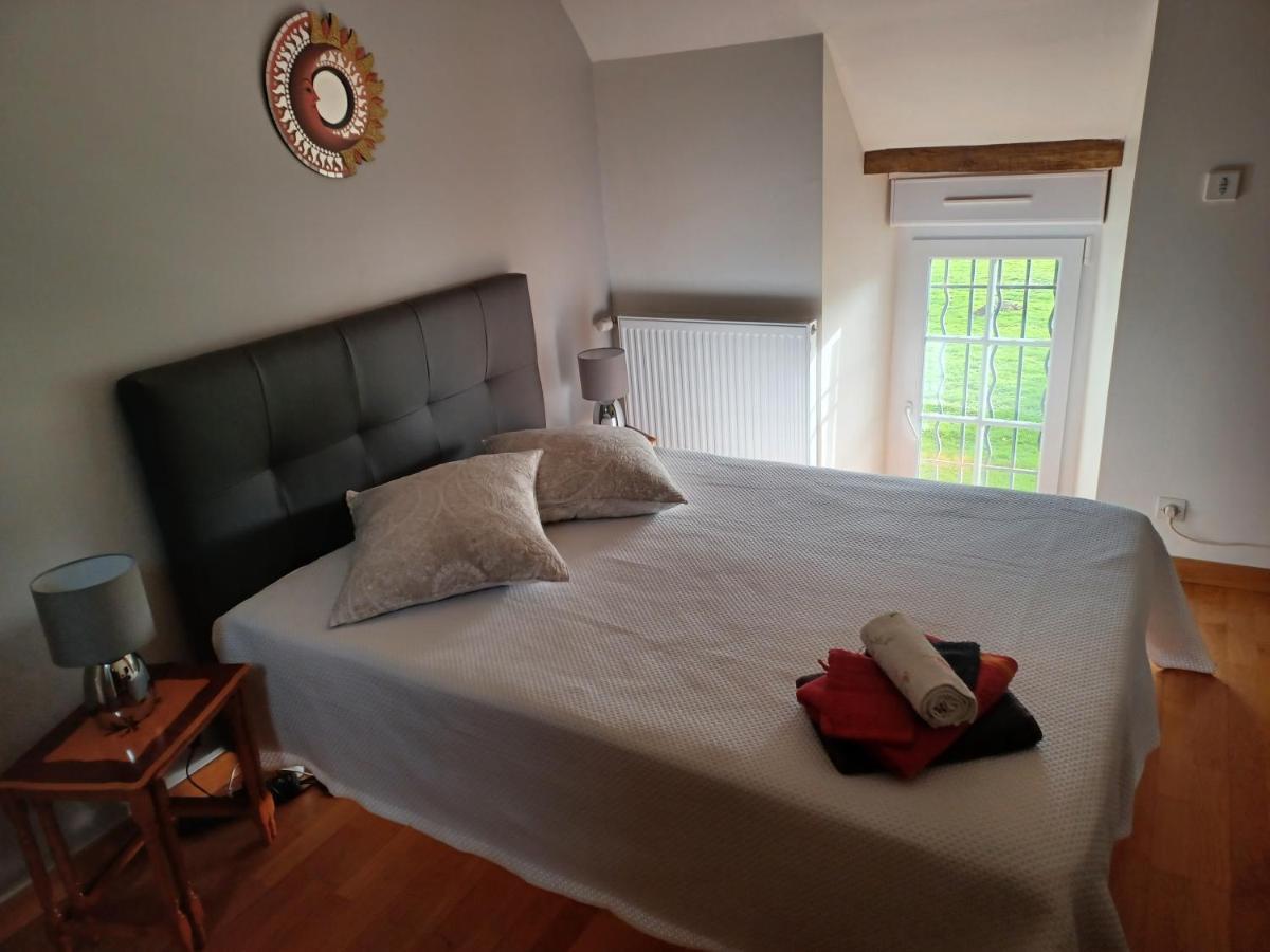 La Haye Georget Bed & Breakfast Feneu Екстериор снимка